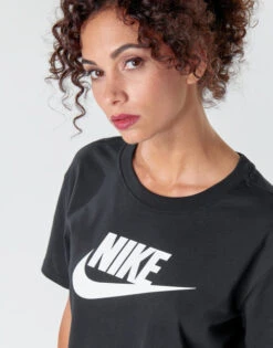 Nike W Nsw Tee Essntl Crp Icn Ftr -Desgue Winkel 17928592 500 E