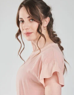 Esprit T-shirts -Desgue Winkel 19098164 500 E