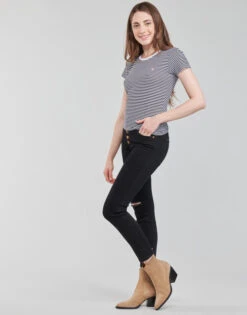 Guess Es Ss Guess Logo Baby Tee -Desgue Winkel 19799766 500 C