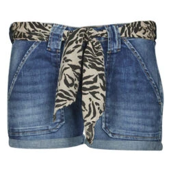 Le Temps Des Cerises Bloom